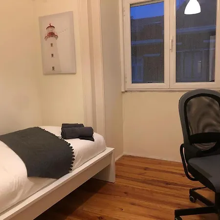 Spacious Alameda Δωμάτια σε οικογενειακή κατοικία